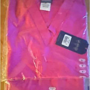 Cherokee XL scrub top new in package